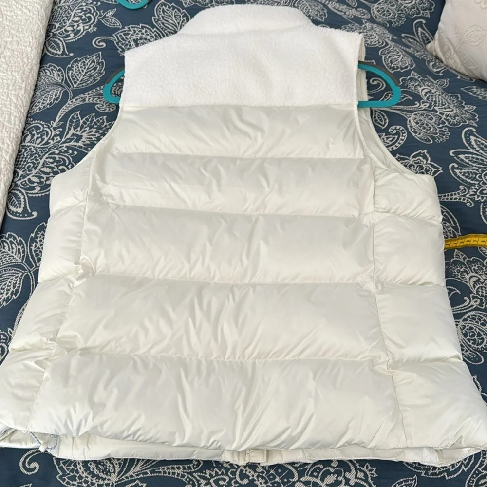 NWT VINEYARD VINES WHITE VEST - MEDIUM - Picture 9 of 13